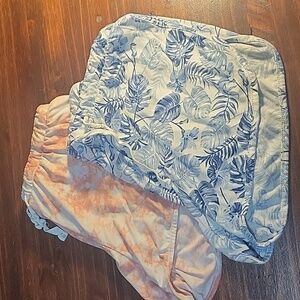 Women's set of 2 blue and coral Hurley shorts in size large.